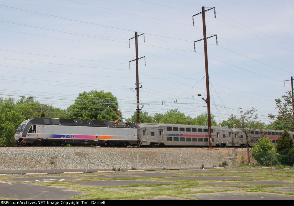 NJT 4545 shoves east